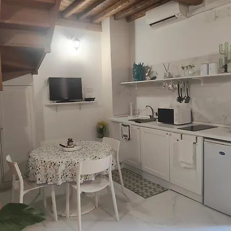 Casetta Stella - A Due Passi Dall'isola Di Ortigia アパート シラクーサ